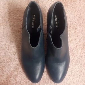 Nine West blue leather booties, size 8